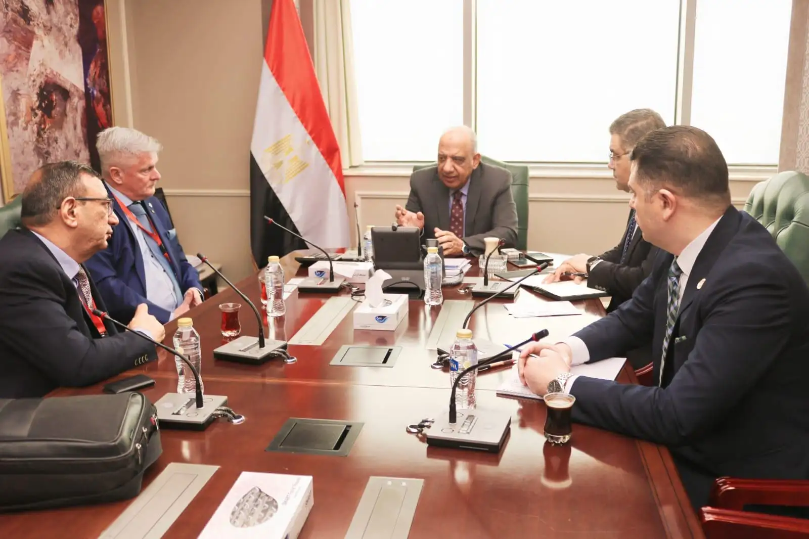 ''وزير الكهرباء'' يبحث مع مسئولي شركة ''باوكو'' الألمانية التعاون في مجالات توطين صناعة مواسير وأنابيب الضغط، والأنظمة والتقنيات المقاومة للتآكل