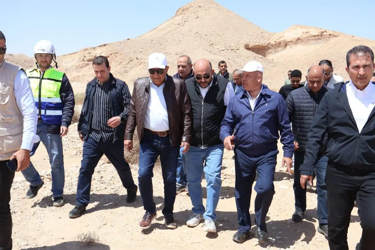 وزيرا ''النقل و الكهرباء'' فى زيارة ميدانية إلى منطقة جبل الجلالة لبدء الخطوات التنفيذية لإقامة عدد من المشروعات لتوليد الكهرباء من طاقة الرياح