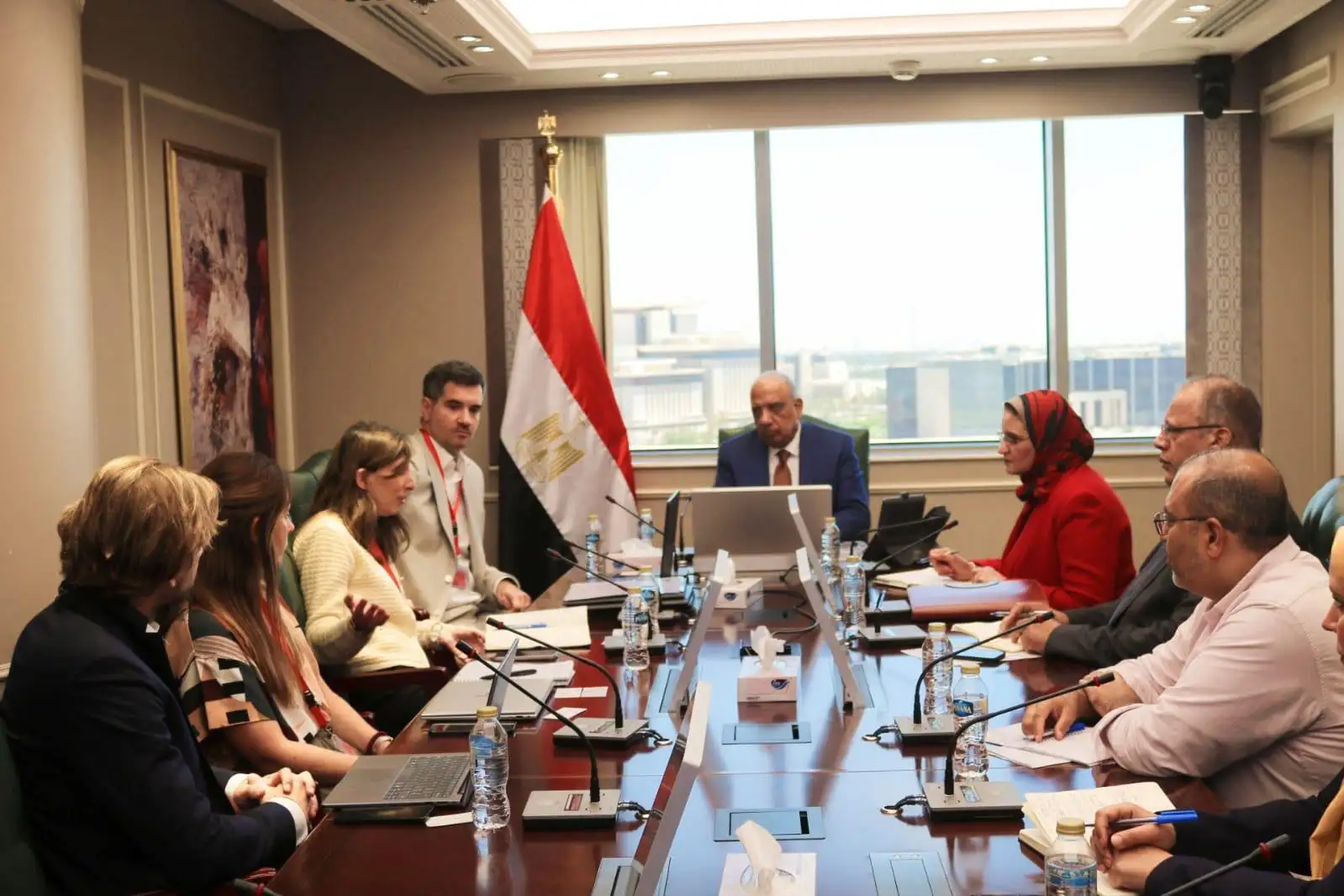 ''وزير الكهرباء'' يتابع مع مجموعة ''كوبولوزيس اليونانية'' والاستشاري ''أفري'' مستجدات التنفيذ وتطور الأعمال في مشروع الربط الكهربائي بين مصر واليونان
