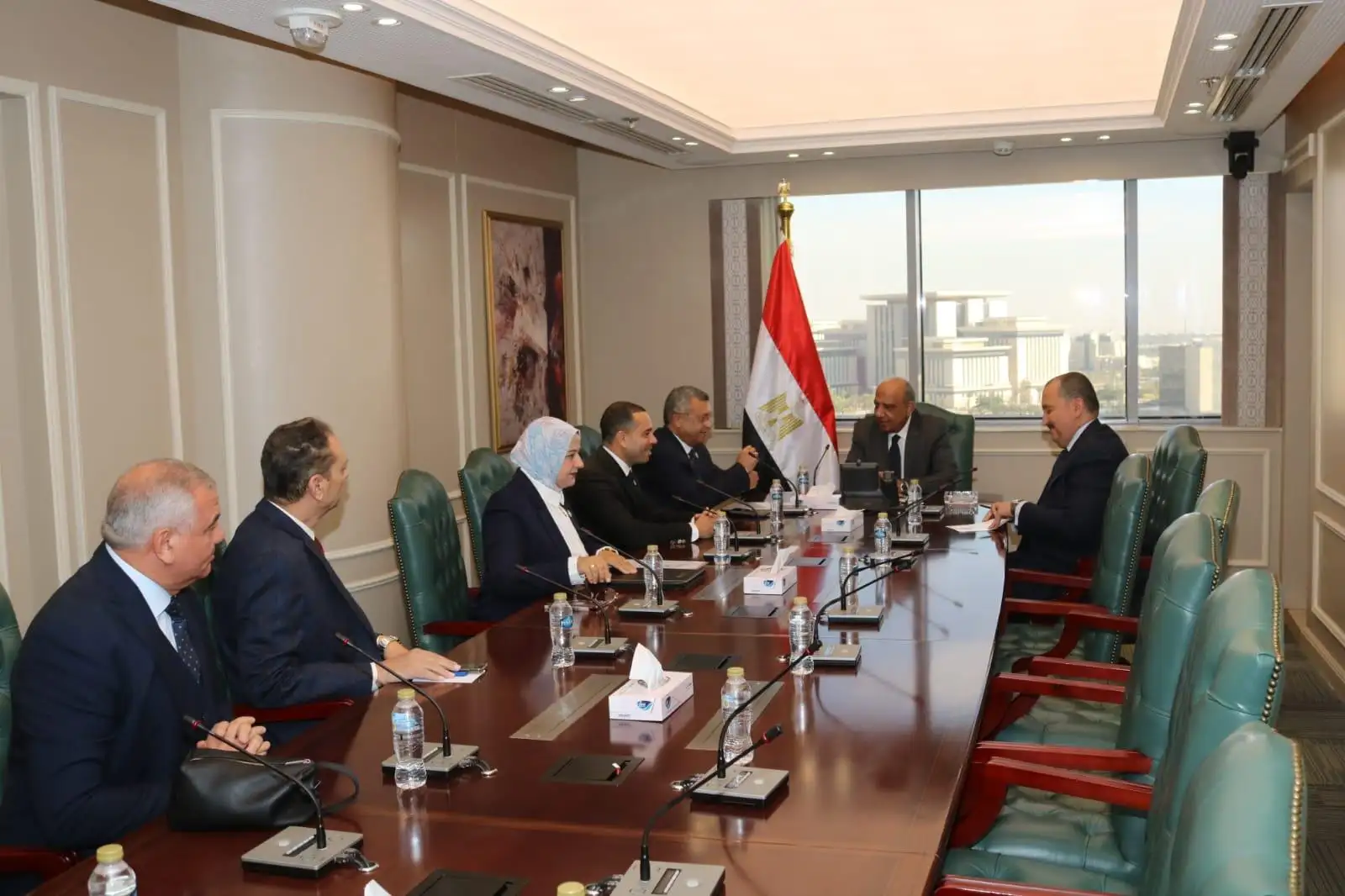 ''وزير الكهرباء'' يستقبل اعضاء لجنة الطاقة والبيئة والقوى العاملة بمجلس الشيوخ للتشاور والتنسيق وبحث جهود الوزارة فى استقرار التغذية والارتقاء بجودة الخدمات المقدمة. 