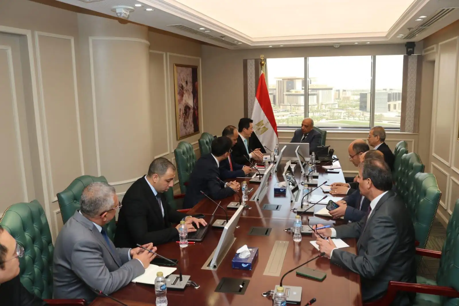 'وزير الكهرباء' يبحث مع 'هواوي الصينية' تعزيز التعاون فى مجالات الطاقة المتجددة وانظمة التخزين وتكنولوجيا الترشيد وخفض الفقد والتحول الرقمى