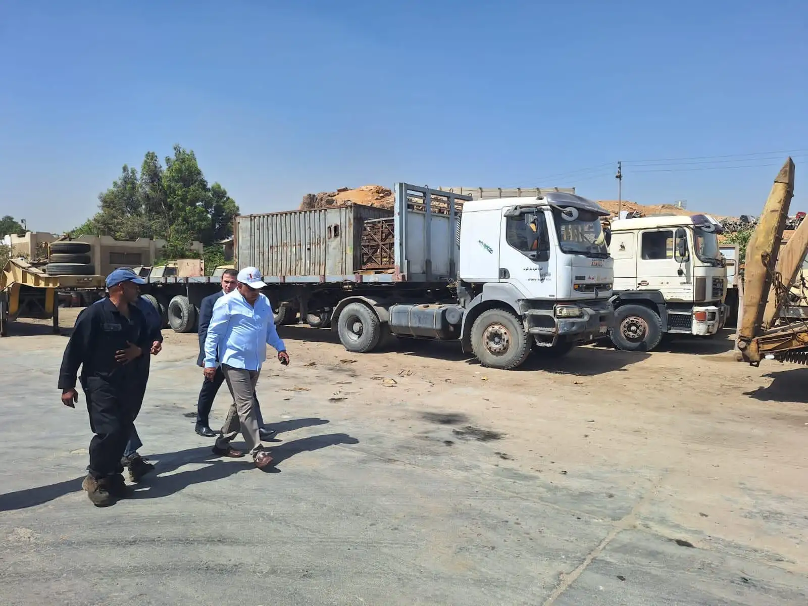 فى زيارة ميدانية 'وزير الكهرباء' يتفقد ورش صيانة المعدات والمركبات الثقيلة والخفيفة، وجراج المركبات، ومخازن التشوين والتكهين التابعة للشركة القابضة لكهرباء مصر 'والمصرية لنقل الكهرباء'