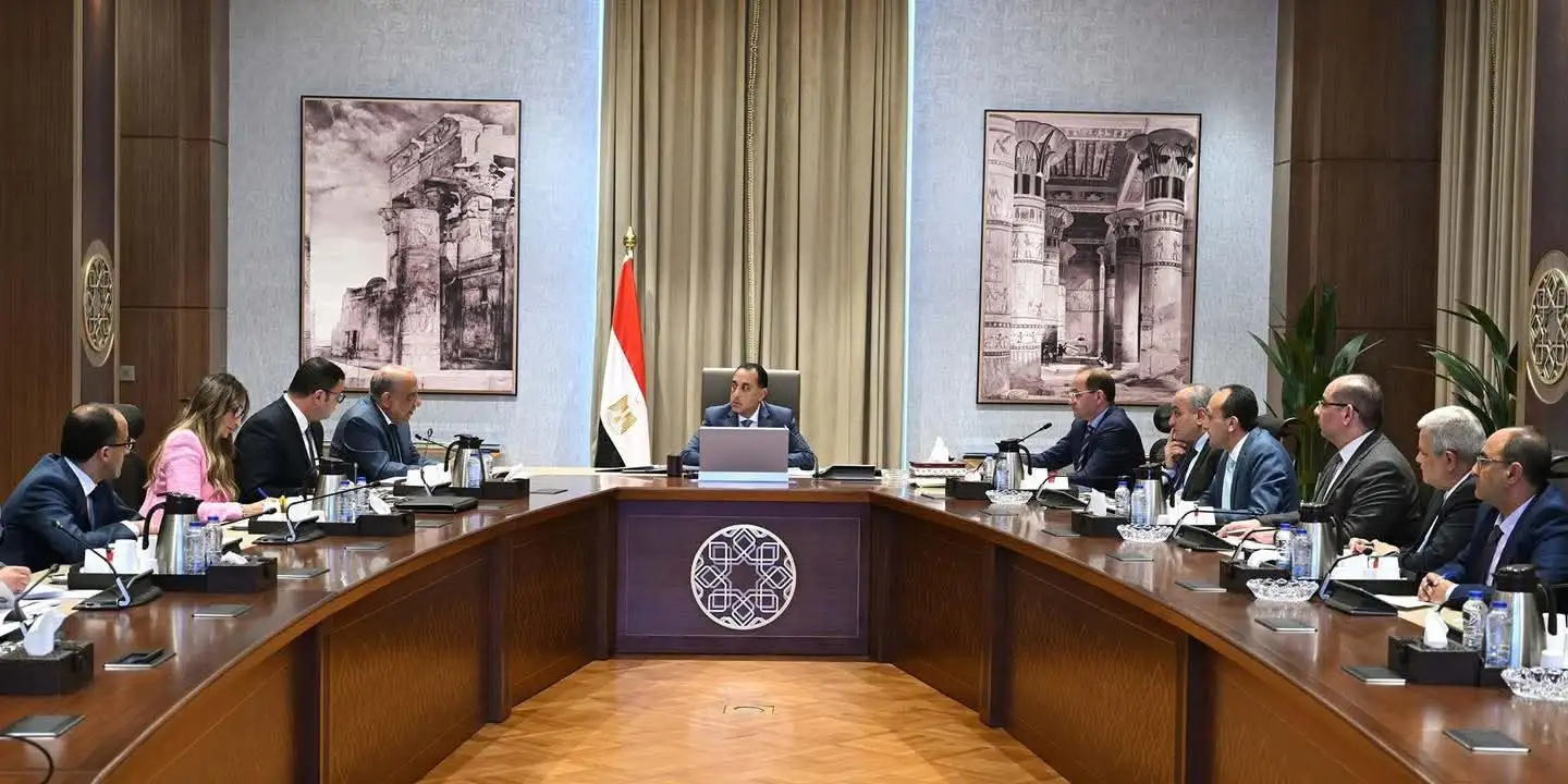 'رئيس الوزراء' يتابع جهود فض التشابكات المالية و موقف المديونية المستحقة لشركات 'وزارة الكهرباء' لدي عدد من الوزارات