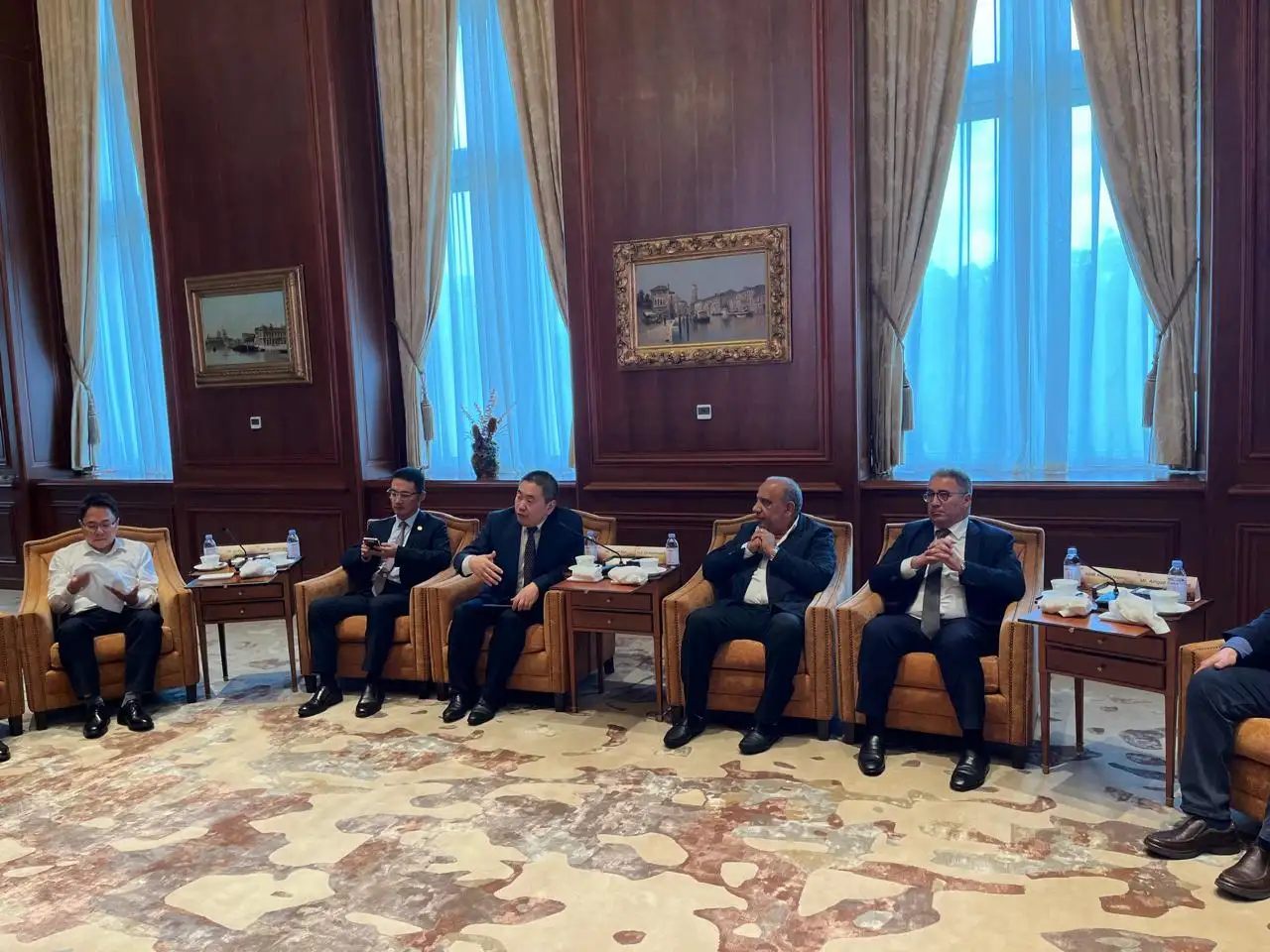 'وزير الكهرباء' يزور مجموعة 'هواوي الصينية' لبحث تعزيز التعاون والشراكة فى مجالات الطاقة المتجددة وانظمة التخزين والتحول الرقمي والحلول الذكية للشبكات