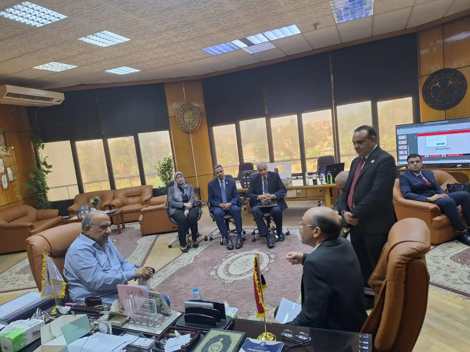 ''وزير الكهرباء'' يتابع مستجدات تنفيذ مشروعات توطين صناعة بطاريات أيون الليثيوم والخلايا الكهروضوئية واستخلاص واستغلال المواد والمعادن النادرة