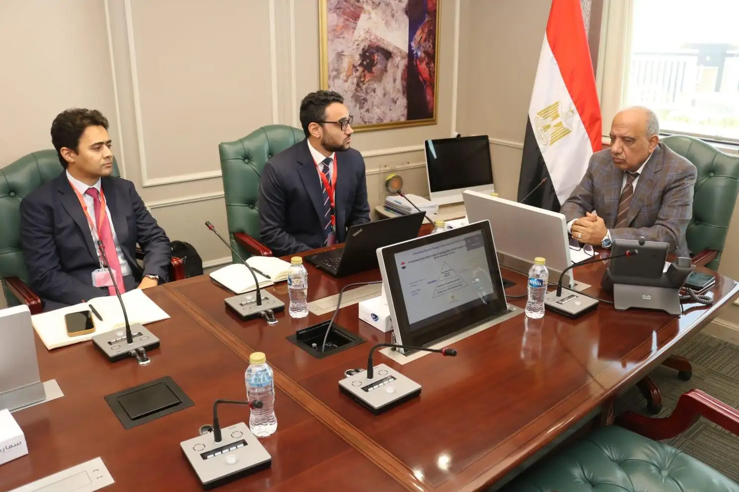 ''وزير الكهرباء'' يبحث مع مجموعة سانجرو 